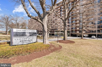 1300 Army Navy Dr Unit 512, Arlington, VA 22202