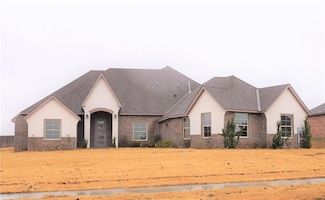 10825 NW 95th St, Yukon, OK 73099