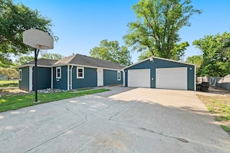 5121 W Elm St, Wichita, KS 67212
