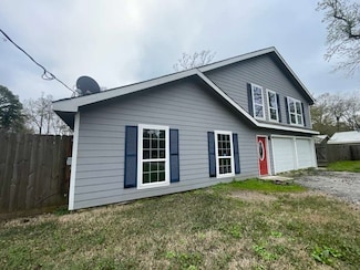 4938 Magnolia Ln, Old River-Winfree, TX 77535