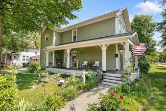 702 S Van Buren St, Auburn, IN 46706