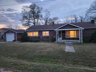 1616 Adams Ave, Seneca, MO 64865