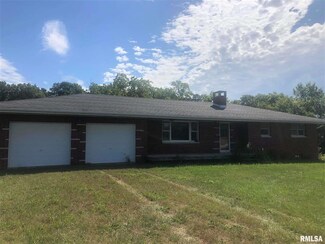 16812 Dee-Mac Rd, MacKinaw, IL 61755