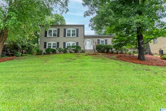 708 Staffordshire Dr, Vestavia, AL 35226