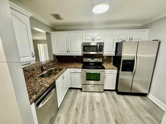 15711 SW 137th Ave Unit 201, Miami, FL 33177