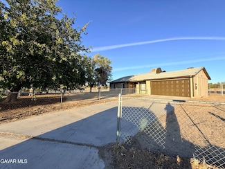 17365 Newmont Ave, Lancaster, CA 93535