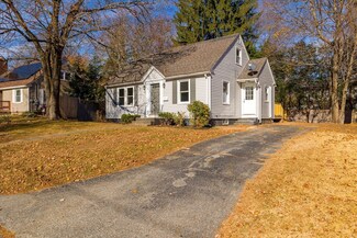 14 Benjamin Rd, Worcester, MA 01602