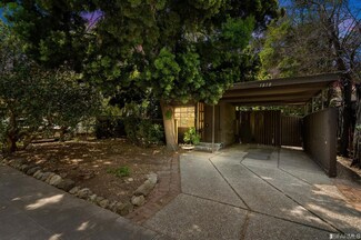 1818 Emerson St, Palo Alto, CA 94301