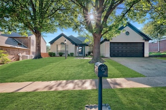 5400 Signal Peak Dr, Arlington, TX 76017