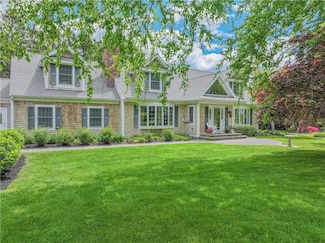 10 Bartlett Rd, Middletown, RI 02842
