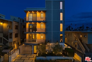 5832 Virginia Ave Unit 402, Los Angeles, CA 90038