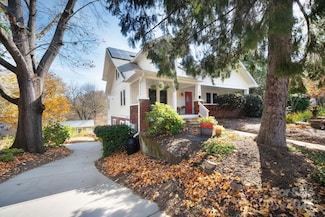 135 Westwood Place, Asheville, NC 28806