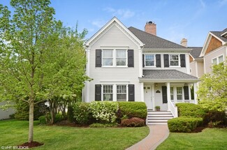 529 Park Dr, Kenilworth, IL 60043