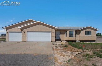 1015 W Broken Bow Dr, Pueblo, CO 81007