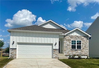 19631 W 201st St, Spring Hill, KS 66083