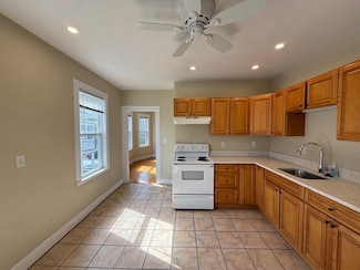 33 Rich St Unit 1, Waltham, MA 02451