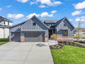 17013 Parkhill St, Overland Park, KS 66062