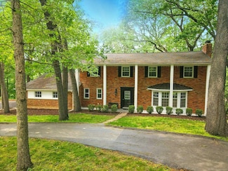 761 Apple Hill Ln, Rochester Hills, MI 48306