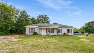 2763 Oakridge Rd, Defuniak Springs, FL 32433