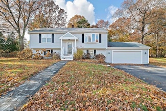 31 Kevin Dr, Attleboro, MA 02703