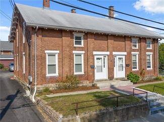 17 Main St, Cumberland, RI 02864