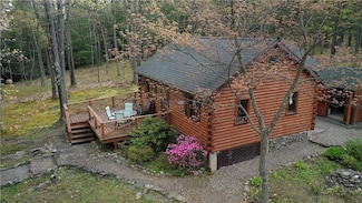 8172 Saunders Hill Rd, Naples, NY 14512