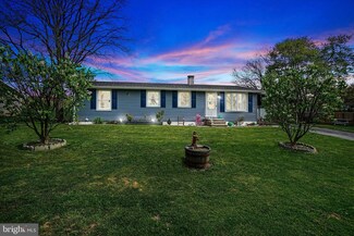 34 Schoolhouse Ln, Windsor, PA 17366