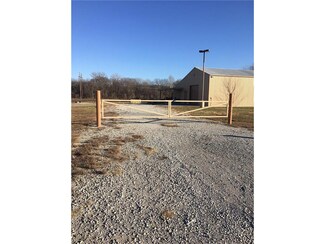 10505 S Spainhour Rd, Lone Jack, MO 64070
