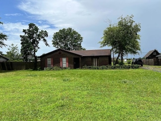 1303 E 21st St, Stuttgart, AR 72160