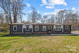 119 Old Hearth Rd, Clover, SC 29710