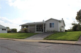 16 Saylor Dr, Coplay, PA 18037