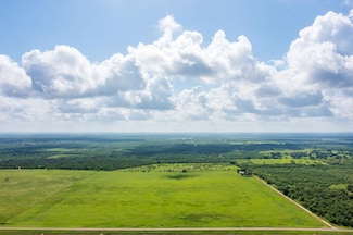 8041 Fm 2200, Yancey, TX 78886