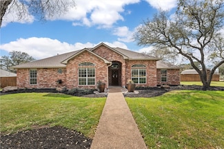 100 Twisted Oak Ln, Crawford, TX 76638