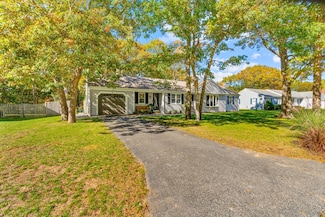 315 Prince Hinckley Rd, Centerville, MA 02632