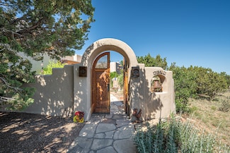 11 Chapala Rd, Santa Fe, NM 87508