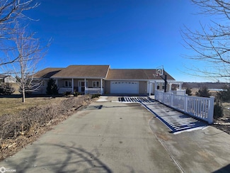 1690 Dogwood Ave, Creston, IA 50801