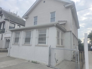 8742 van Wyck Expy, Richmond Hill, NY 11418