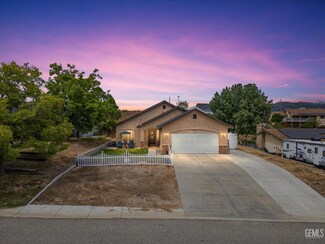 21021 Brentwood Dr, Tehachapi, CA 93561