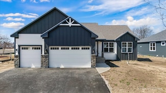 1215 Noble Dr, Port Barrington, IL 60010