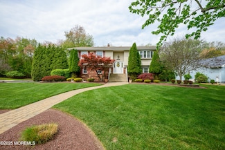 42 Middlebrook Dr, Ocean, NJ 07712