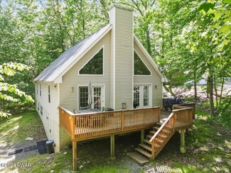 164 Lamplighter Ln, Lackawaxen, PA 18435