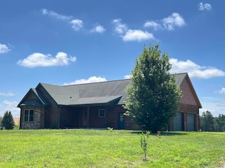 21348 R4 Rd, Holton, KS 66436