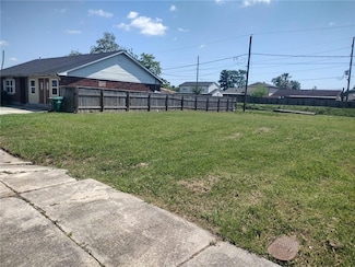 2493 Paige Janette Dr, Harvey, LA 70058