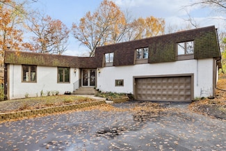 8 Lily Pond Rd, Saint Paul, MN 55127