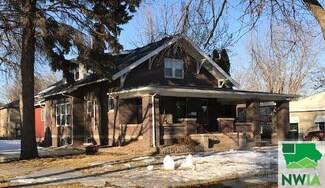 1209 9th St, Hawarden, IA 51023