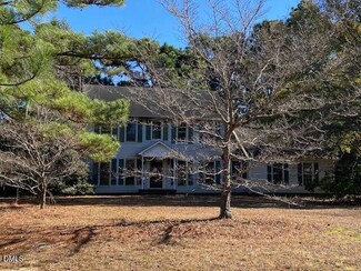 312 Edinboro Dr, Southern Pines, NC 28387