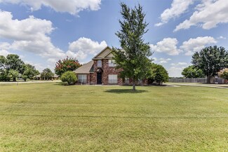 2720 Brown St, Waxahachie, TX 75165