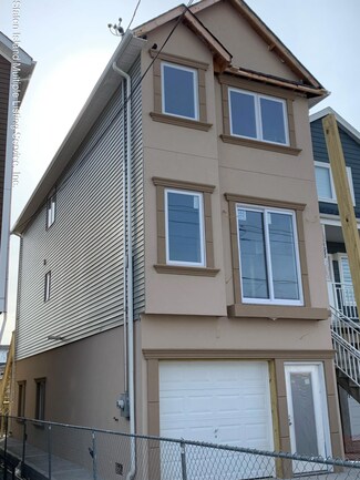 1030 Olympia Blvd, Staten Island, NY 10306