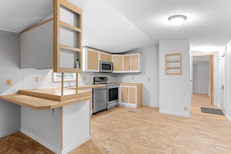 1 Pine Grove Ln, Augusta, ME 04330