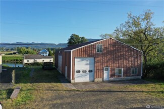 177 N Welcome Slough Rd, Cathlamet, WA 98612
